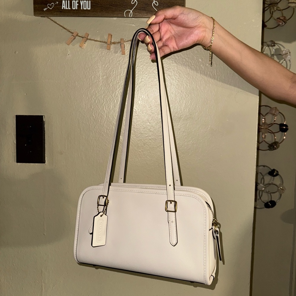 Coach Swing Zip Bag- Smooth Leather/Brass/Chalk